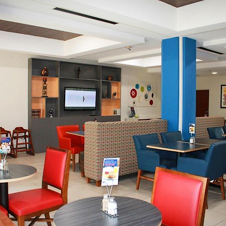 Holiday Inn Express Mccomb By Ihg Exterior photo