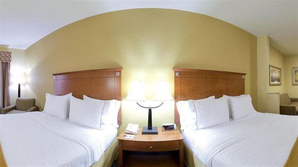 Holiday Inn Express Mccomb By Ihg Exterior photo