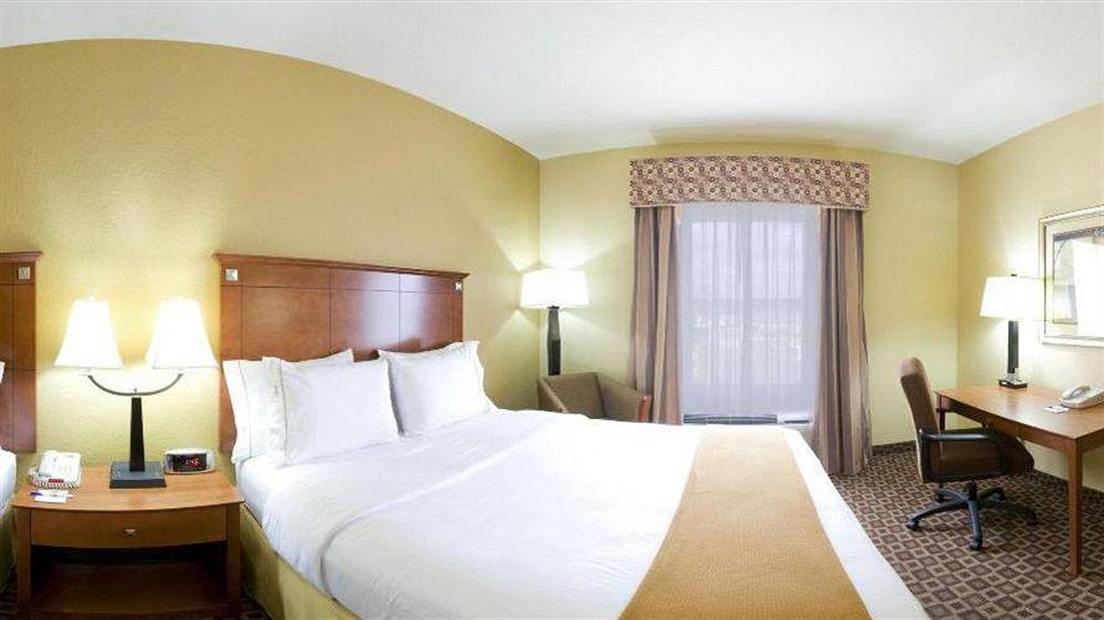 Holiday Inn Express Mccomb By Ihg Exterior photo