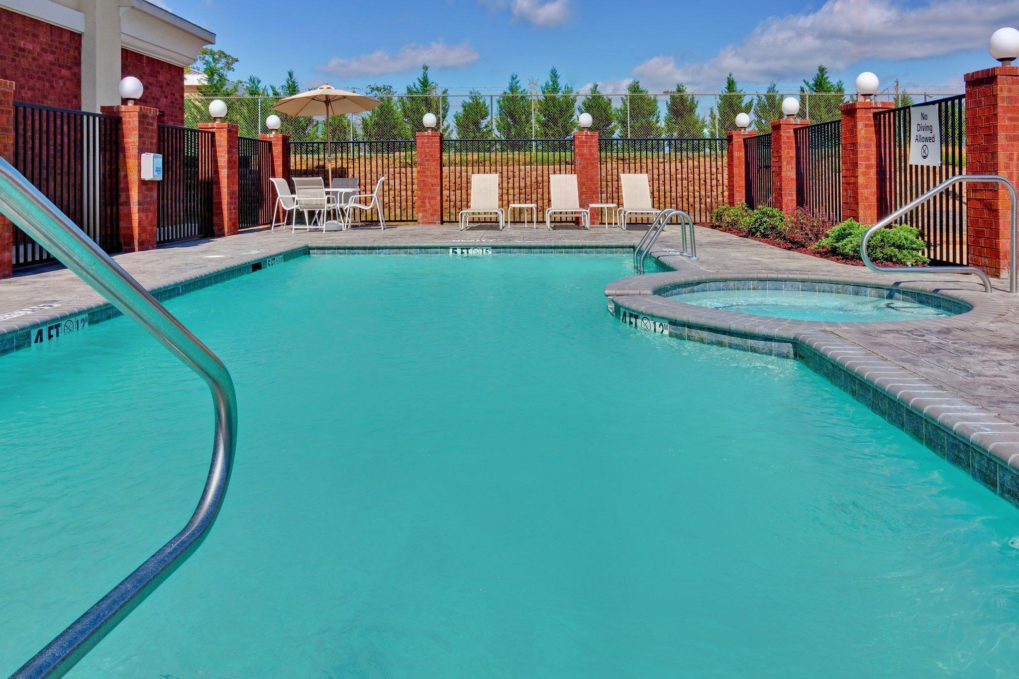 Holiday Inn Express Mccomb By Ihg Exterior photo