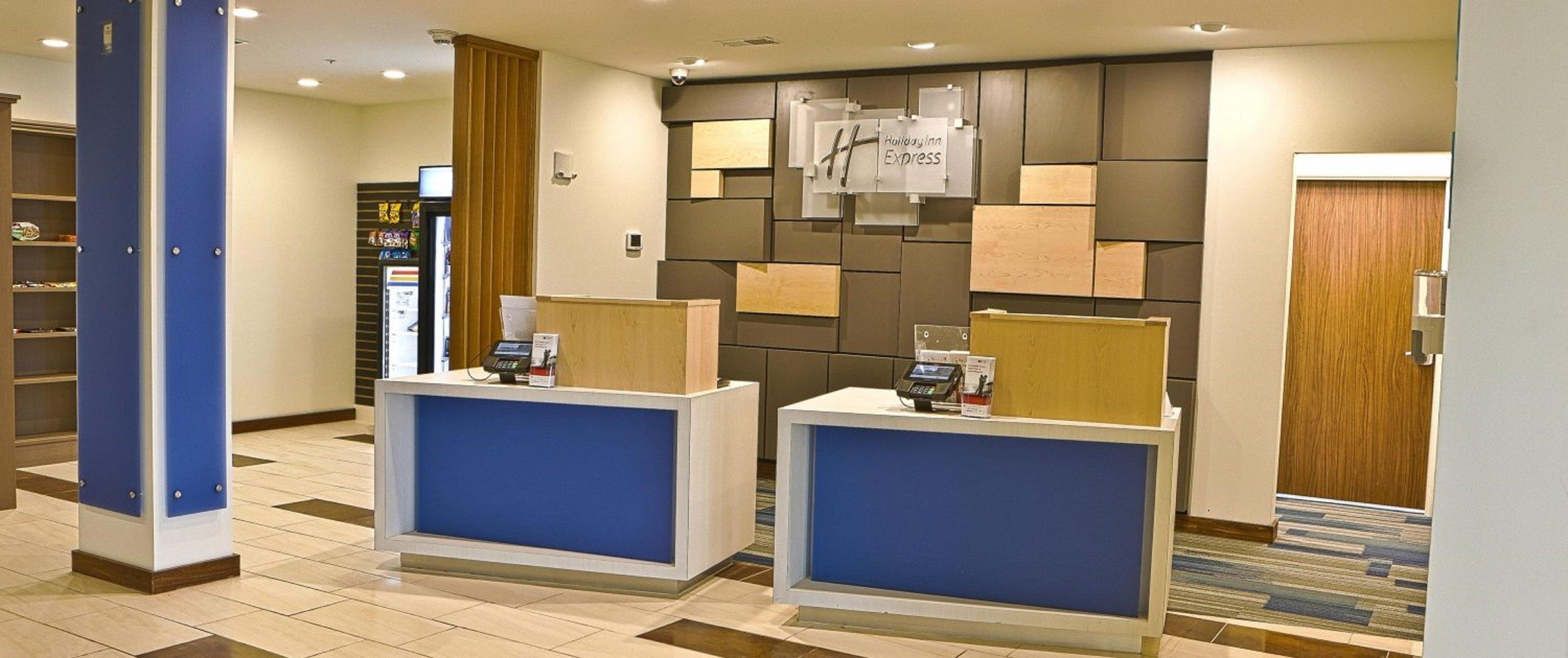 Holiday Inn Express Mccomb By Ihg Exterior photo
