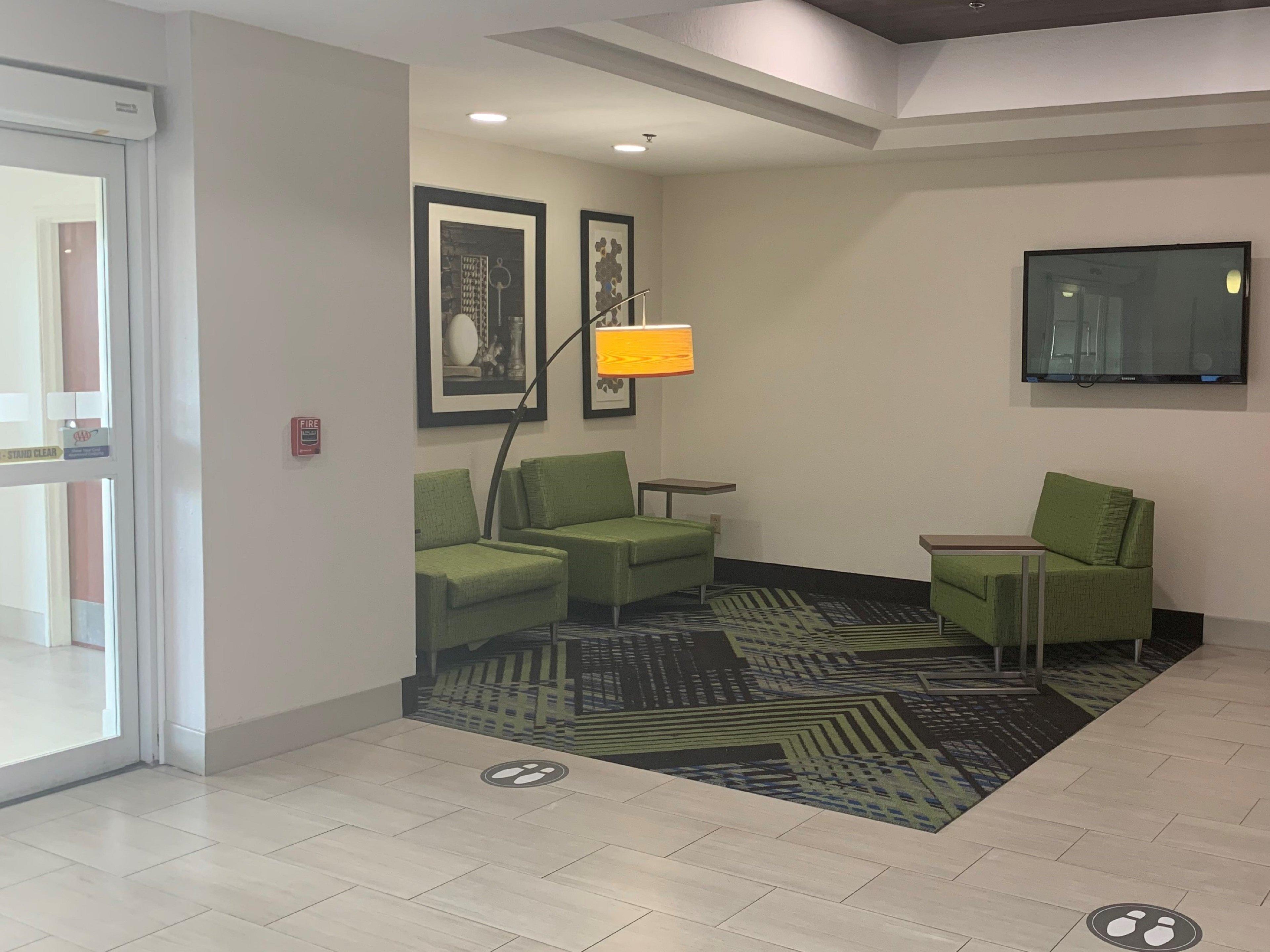 Holiday Inn Express Mccomb By Ihg Exterior photo